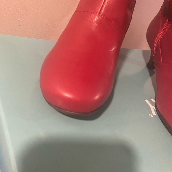 Array Burgundy  Leather Boots - Picture 11 of 13